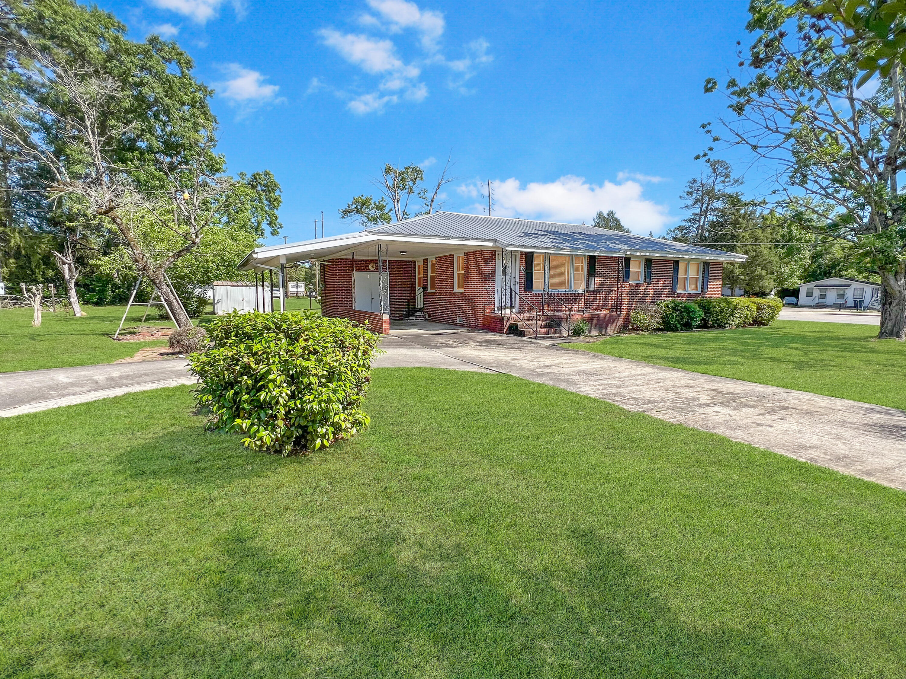 300 North Metts Street St. George, SC 29477 - Photo 15 of 15 300front