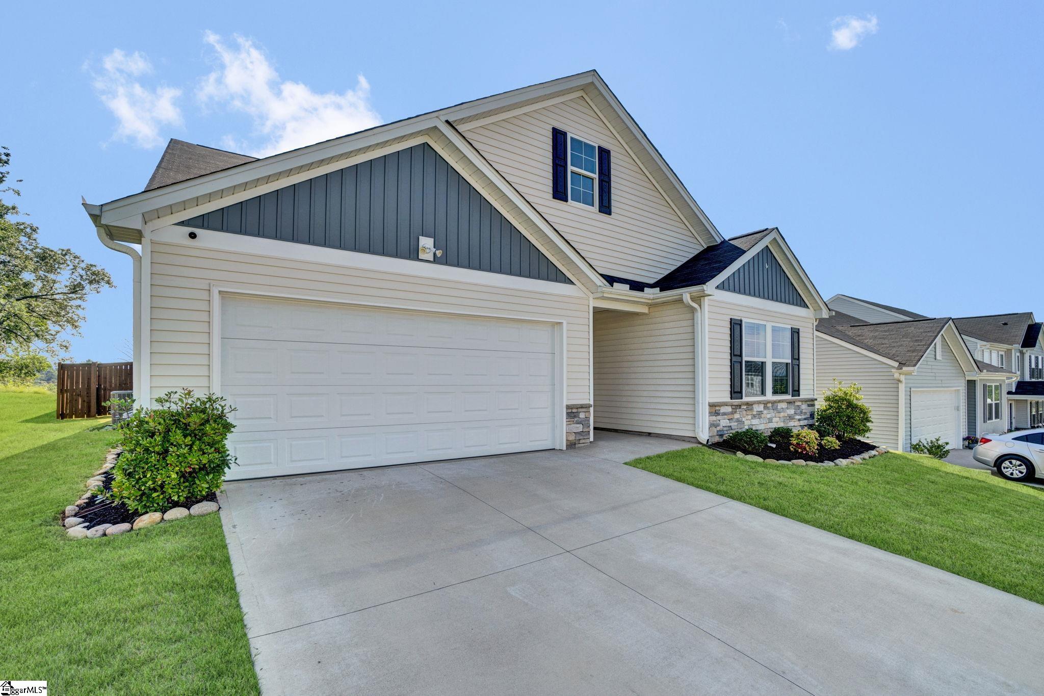 404 Anna Gray Circle Easley, SC 29640 - Photo 3 of 48