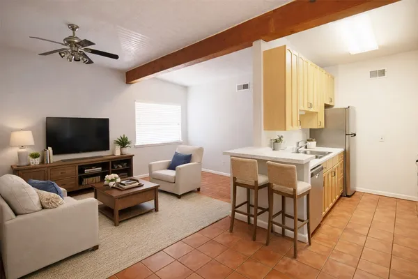 $1,725 | 2408 Longview Street, Unit 212, Austin, TX 78705