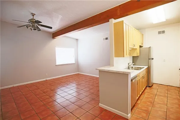 $1,725 | 2408 Longview Street, Unit 212, Austin, TX 78705