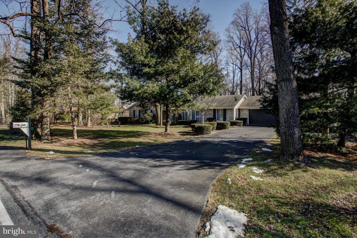 1138 Ridge Road Elizabethtown, PA 17022 - Photo 2 of 37