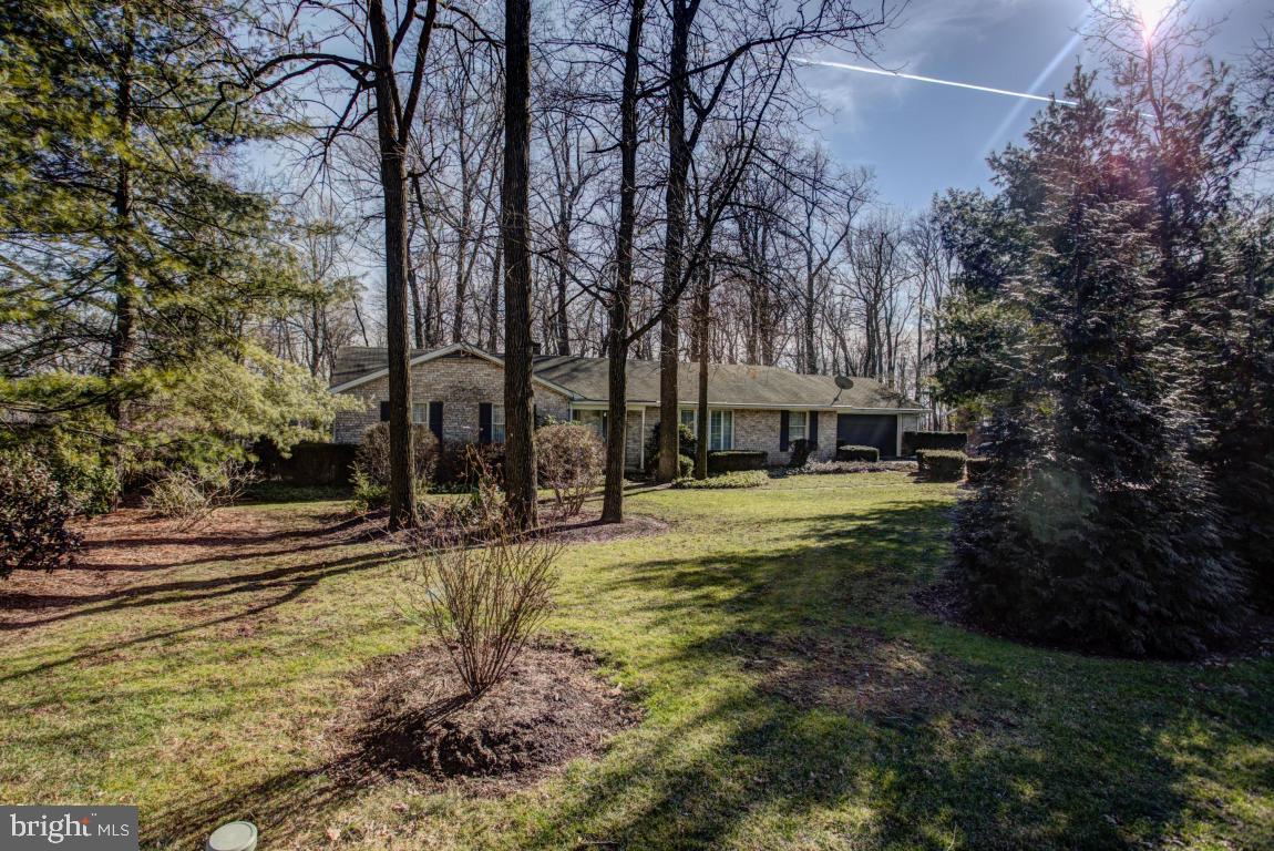 1138 Ridge Road Elizabethtown, PA 17022 - Photo 3 of 37