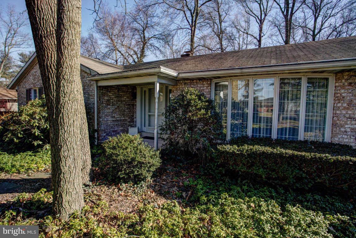 1138 Ridge Road Elizabethtown, PA 17022 - Photo 5 of 37