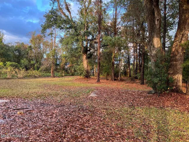 $128,000 | 320 Coleman Avenue, Waveland, MS 39576