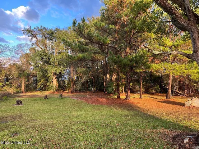 $128,000 | 320 Coleman Avenue, Waveland, MS 39576