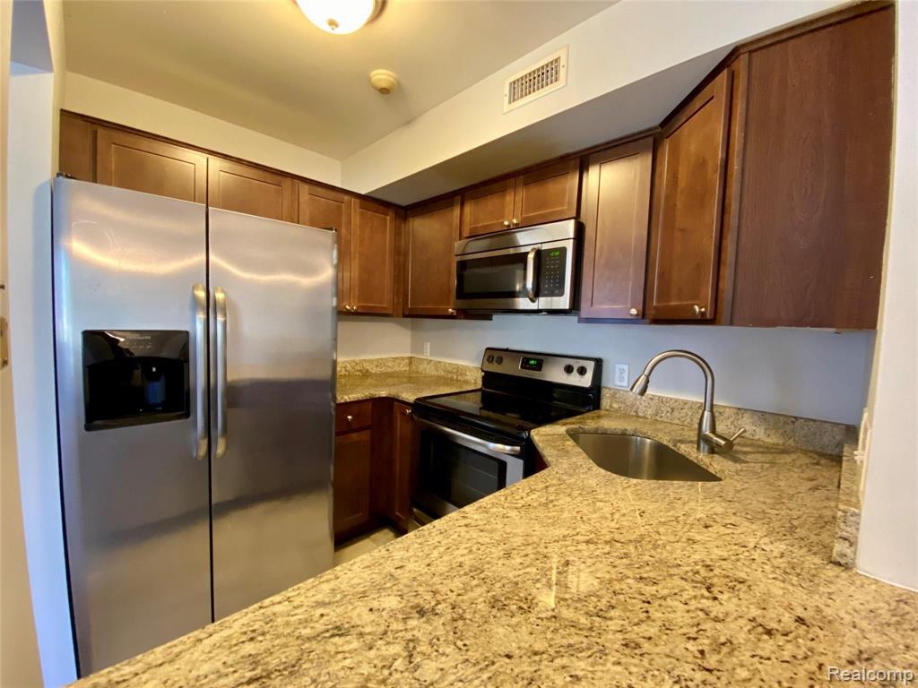 42521 Lilley Point Canton, MI 48187 - Photo 6 of 18