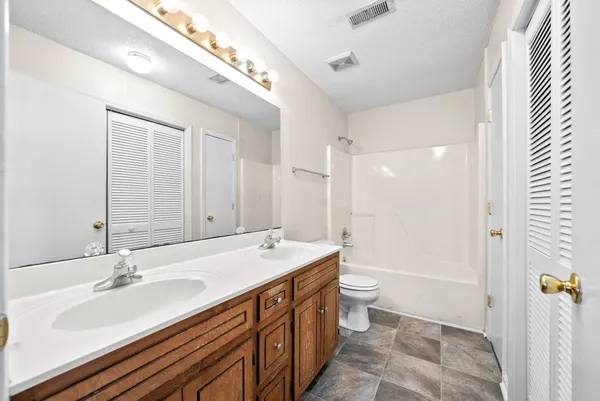 $895 | 1891 Waters Edge Drive, Unit H, Clarksville, TN 37043