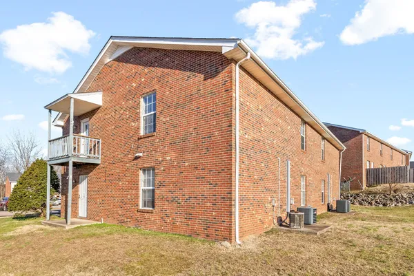 $895 | 1891 Waters Edge Drive, Unit H, Clarksville, TN 37043