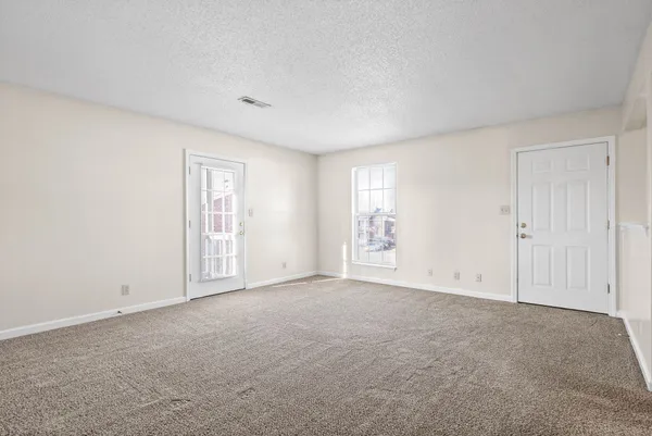 $895 | 1891 Waters Edge Drive, Unit H, Clarksville, TN 37043