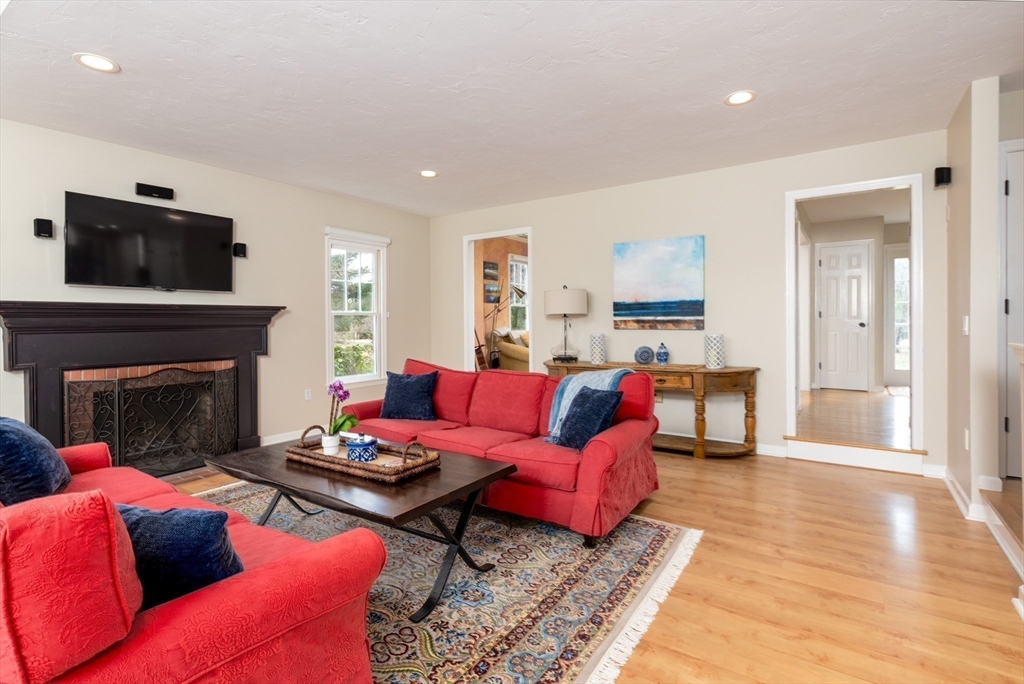 3 Huckleberry Road Hopkinton, MA 01748 - Photo 16 of 42 Gallery Image 16