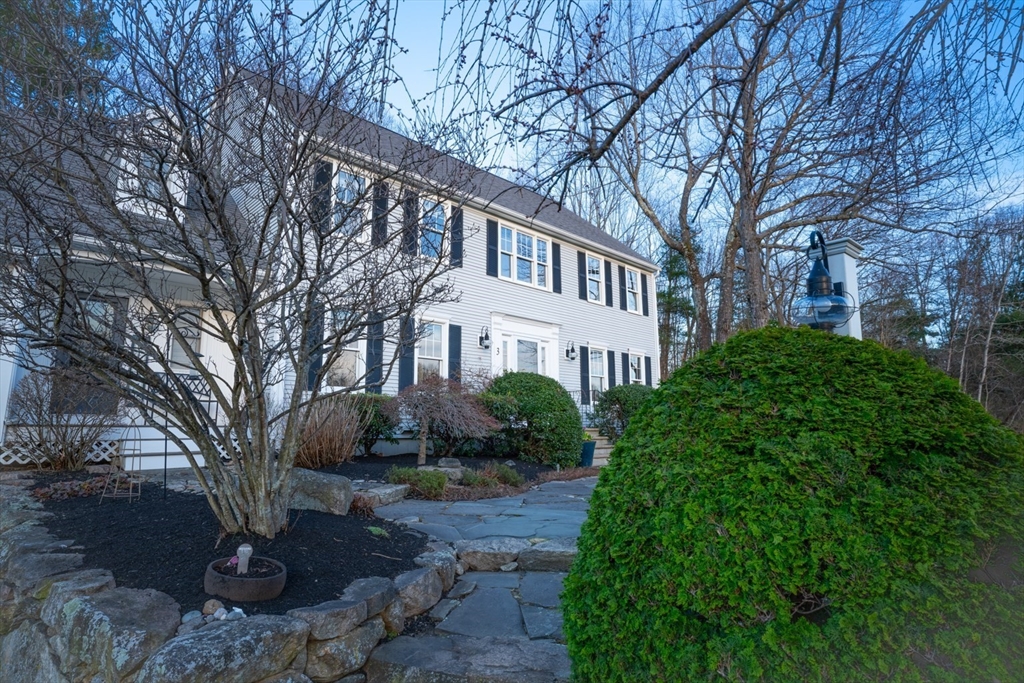 3 Huckleberry Road Hopkinton, MA 01748 - Photo 4 of 42 Gallery Image 4