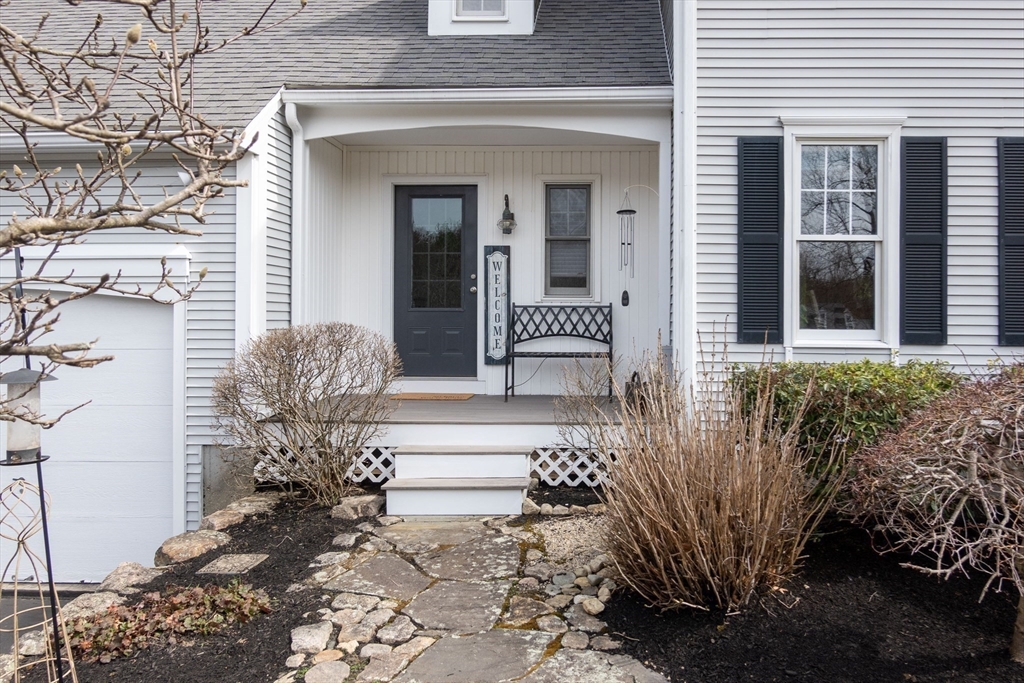 3 Huckleberry Road Hopkinton, MA 01748 - Photo 5 of 42 Gallery Image 5