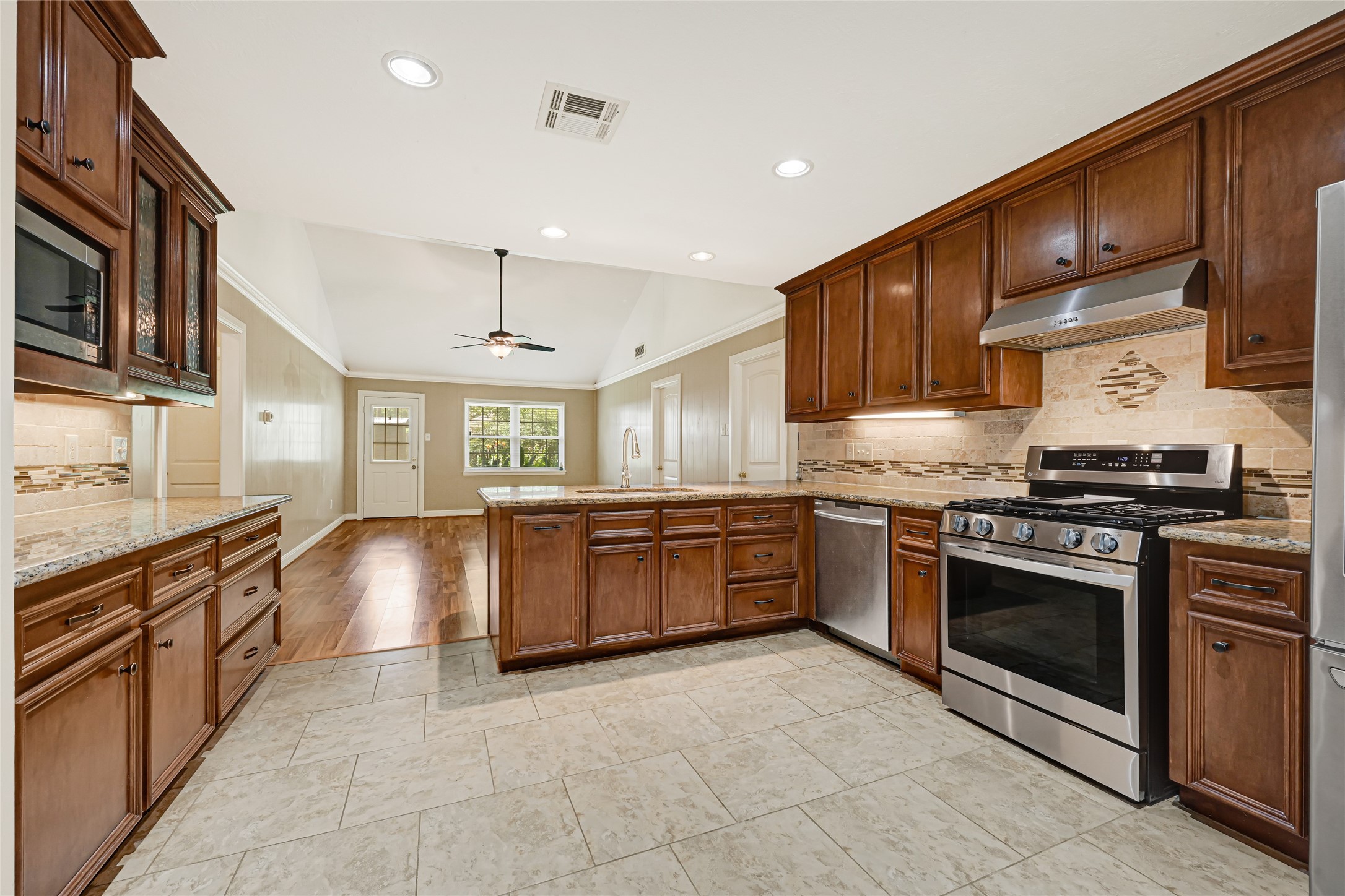 2426 Deasa Drive Spring, TX 77373 - Photo 12 of 27