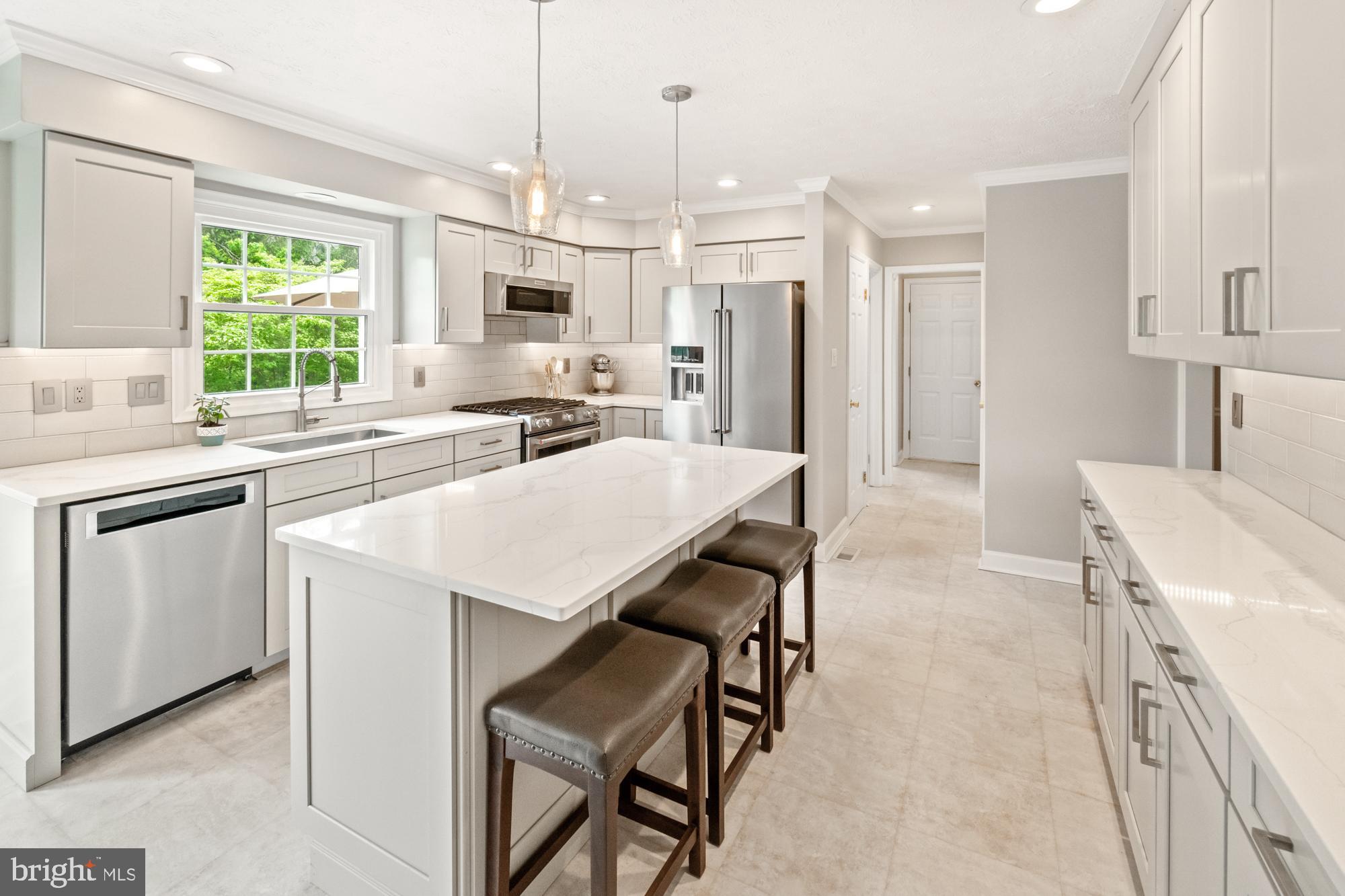 17247 Spates Hill Road Poolesville, MD 20837 - Photo 24 of 90 Calacatta Verona Quartz Premium Counters