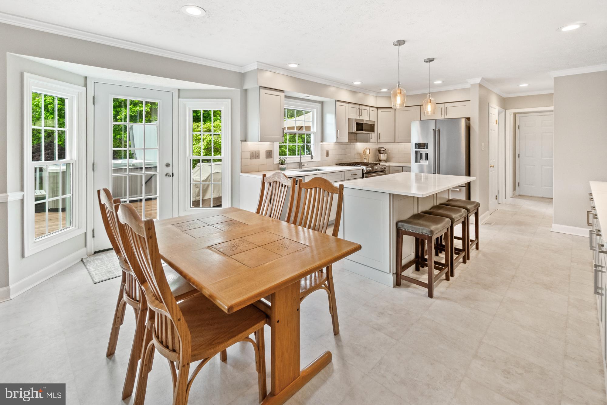 17247 Spates Hill Road Poolesville, MD 20837 - Photo 30 of 90 Large kitchen table space