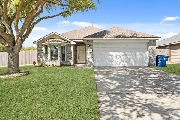 $1,895 | 23 North Golden Oak Drive, Texas City, TX 77591