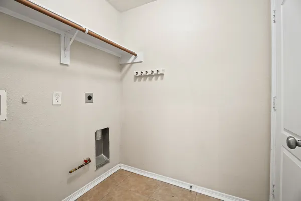 $1,895 | 23 North Golden Oak Drive, Texas City, TX 77591