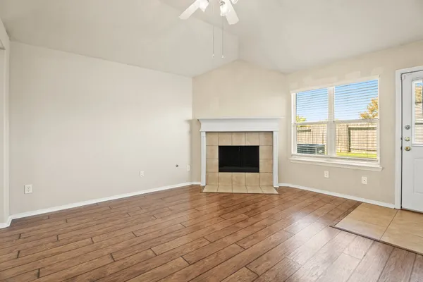 $1,895 | 23 North Golden Oak Drive, Texas City, TX 77591