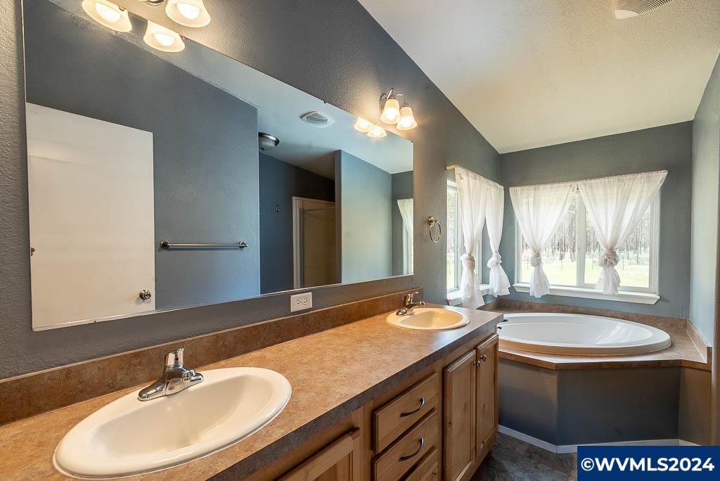 150489 Kurtz Road La Pine, OR 97739 - Photo 13 of 44