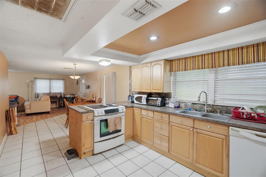 5818 Cherry Road Lakeland, FL 33810 - Photo 12 of 17 Gallery Image 12