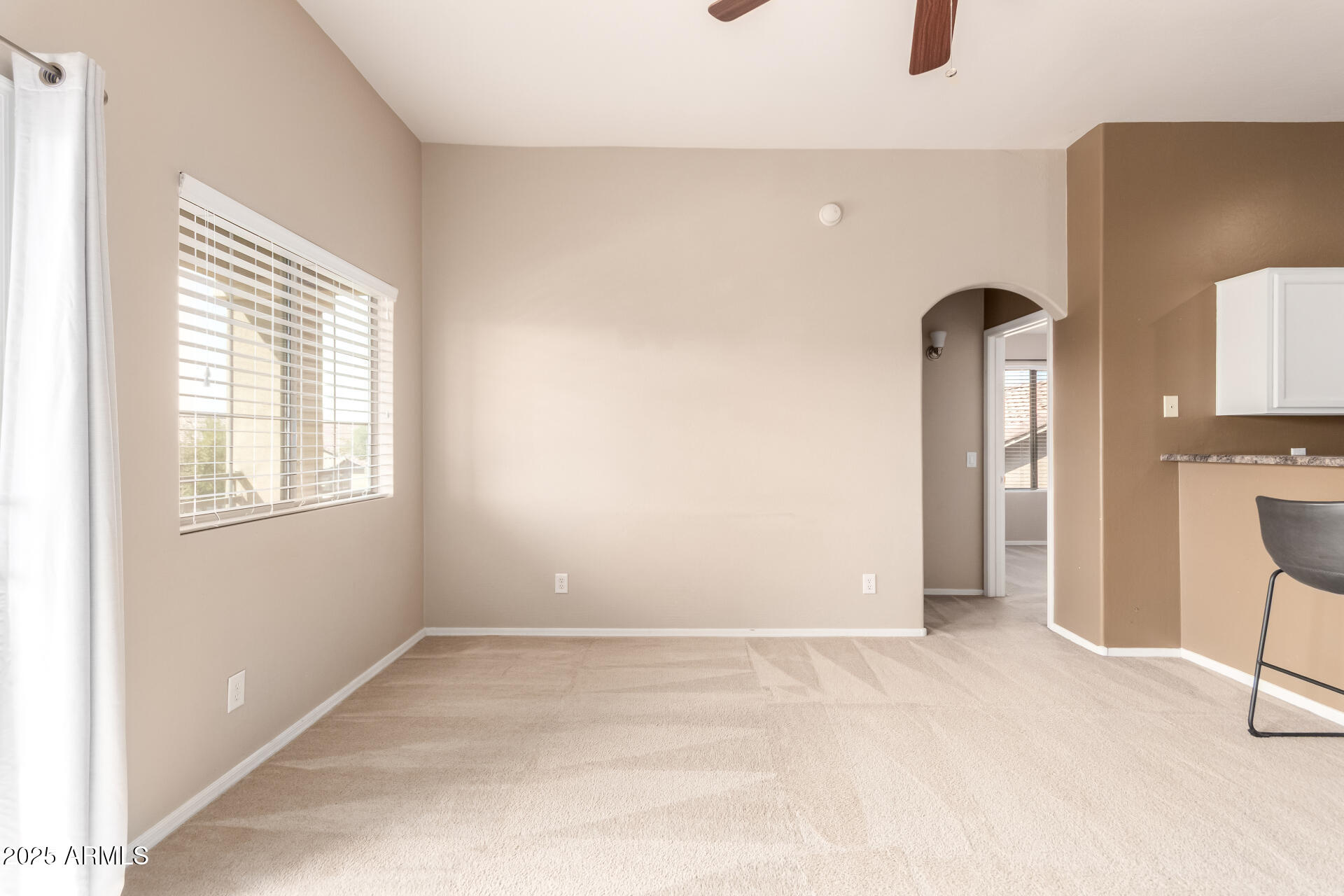 16620 South 48th Street, Unit 70 Phoenix, AZ 85048 - Photo 11 of 36 a view of empty room with a window