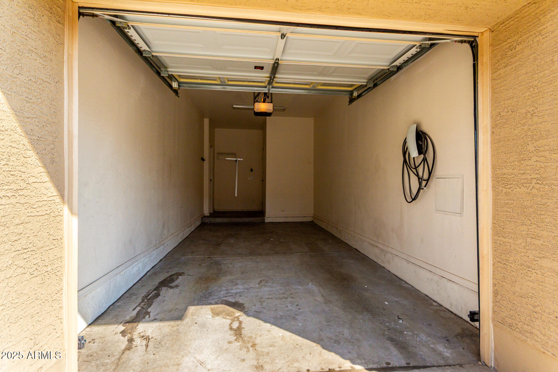 16620 South 48th Street, Unit 70 Phoenix, AZ 85048 - Photo 6 of 36 a view of a garage