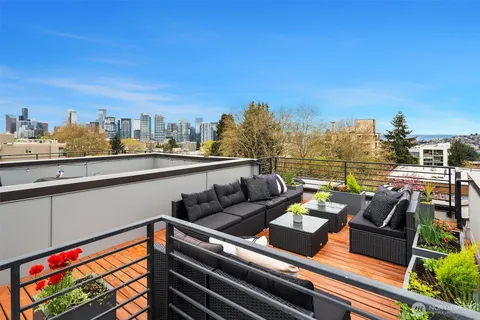 $1,040,000 | 729 Belmont Avenue East, Seattle, WA 98102