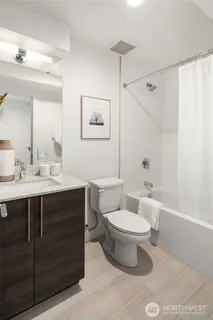 $1,040,000 | 729 Belmont Avenue East, Seattle, WA 98102