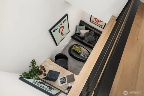 $1,040,000 | 729 Belmont Avenue East, Seattle, WA 98102