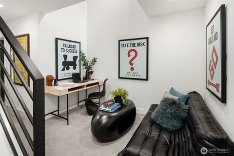 $1,040,000 | 729 Belmont Avenue East, Seattle, WA 98102