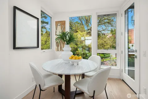 $1,040,000 | 729 Belmont Avenue East, Seattle, WA 98102