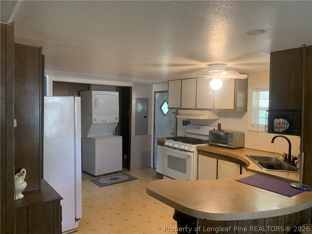 1451 Deep River Road Sanford, NC 27330 - Photo 9 of 16 KITCHEN