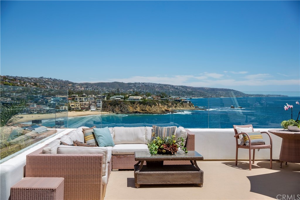 193 Emerald Bay Laguna Beach, CA 92651 - Photo 4 of 41