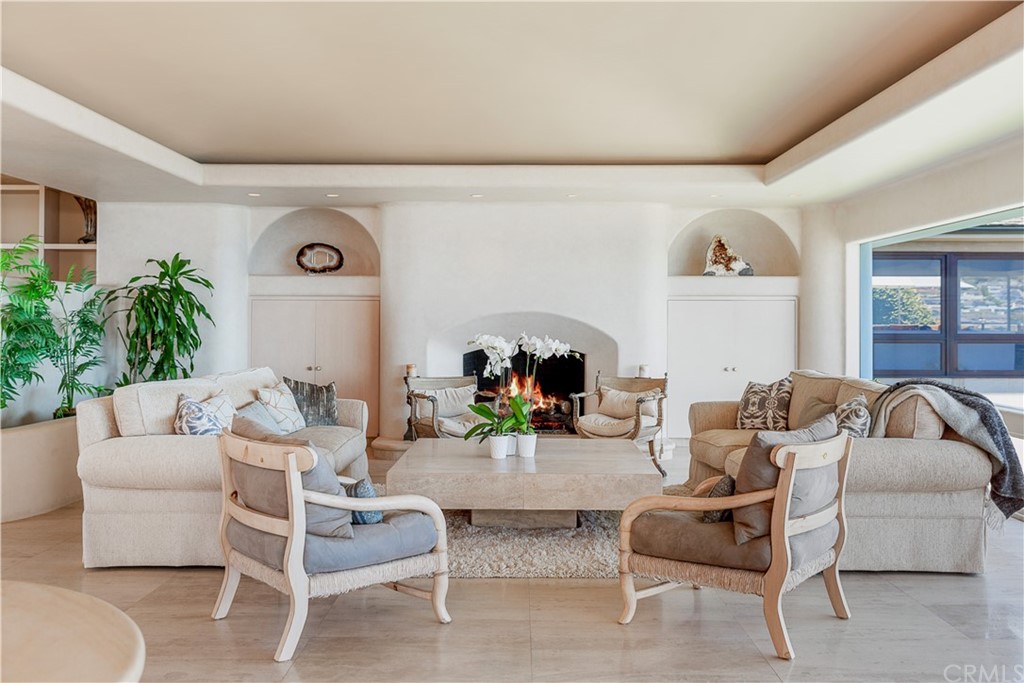 193 Emerald Bay Laguna Beach, CA 92651 - Photo 8 of 41