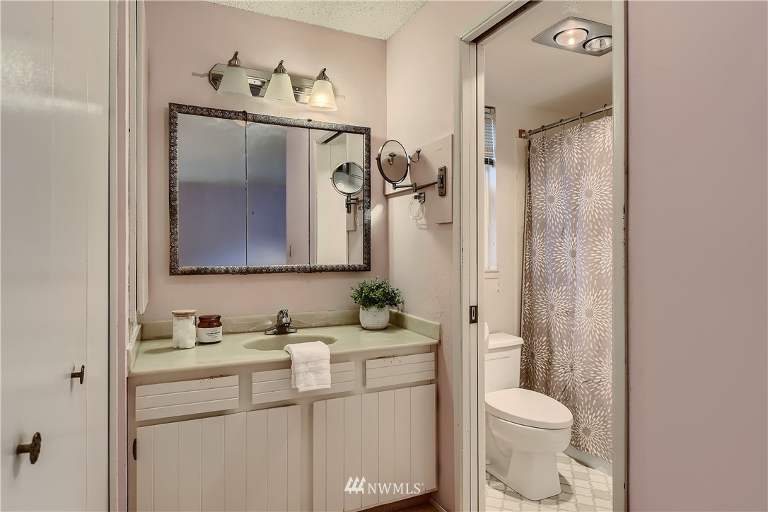 721 13th Way Southwest Edmonds, WA 98020 - Photo 16 of 29 Gallery Image 16
