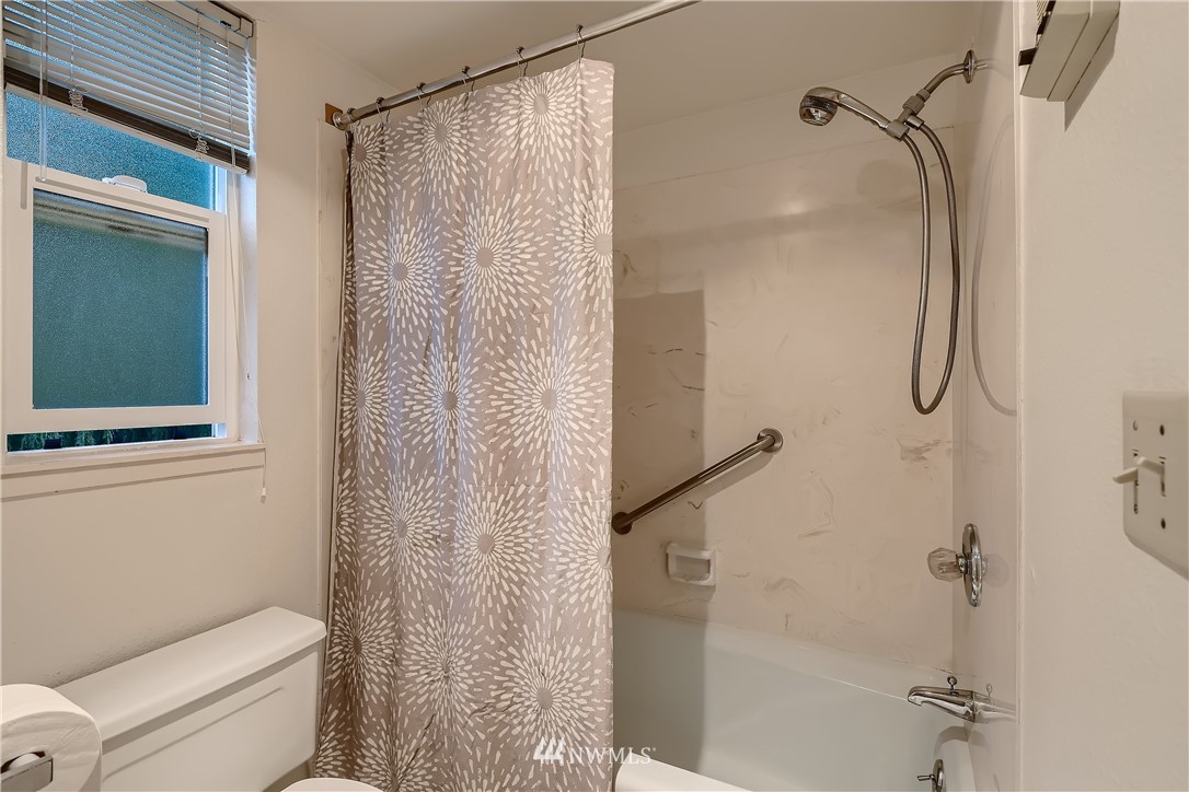 721 13th Way Southwest Edmonds, WA 98020 - Photo 17 of 29 Gallery Image 17