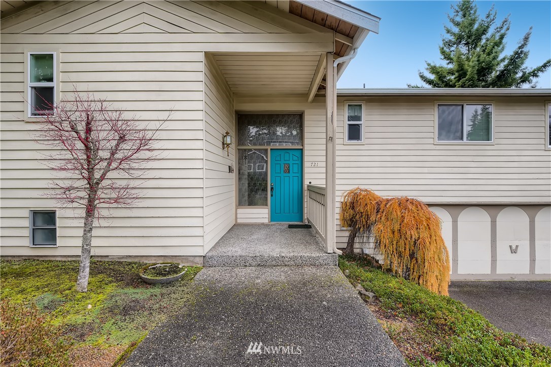 721 13th Way Southwest Edmonds, WA 98020 - Photo 3 of 29 Gallery Image 3