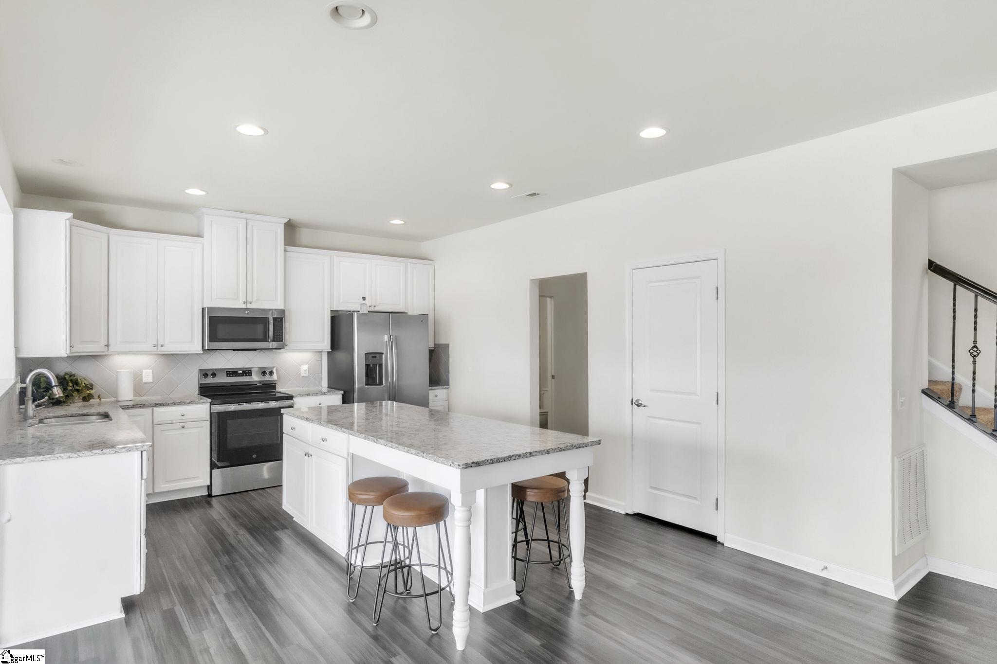 328 Bucklebury Road Greer, SC 29651 - Photo 12 of 46 Gallery Image 12