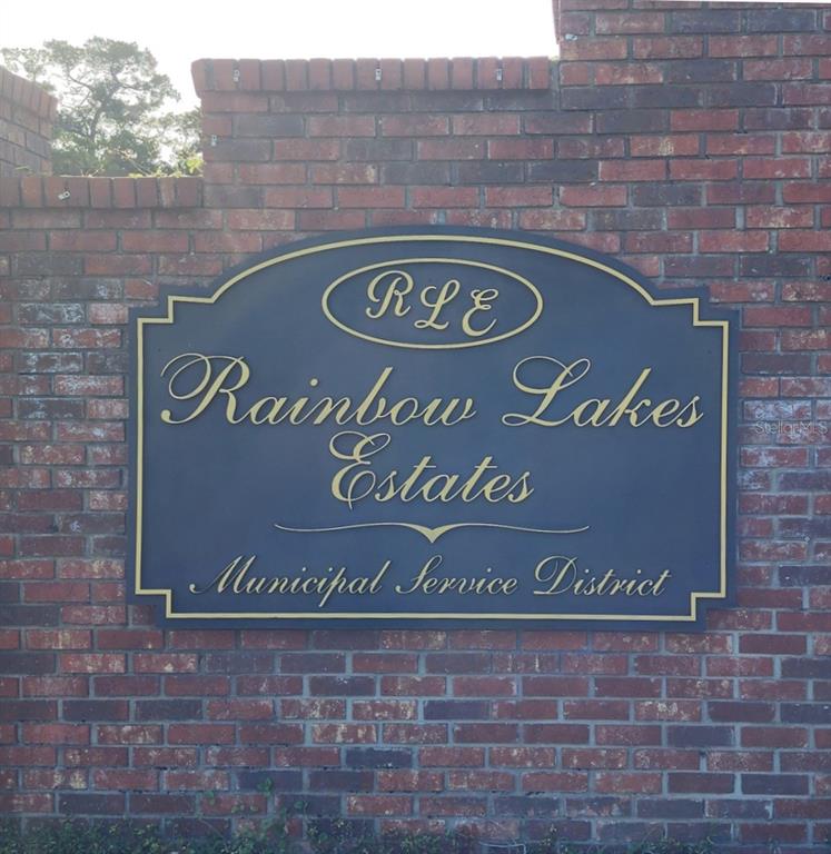 Tbd Southwest Viburnum Road Dunnellon, FL 34431 - Photo 24 of 25 a close up of a street sign