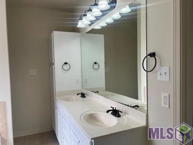 $1,885 | 17060 Jamestown Drive, Prairieville, LA 70769