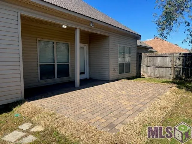 $1,885 | 17060 Jamestown Drive, Prairieville, LA 70769