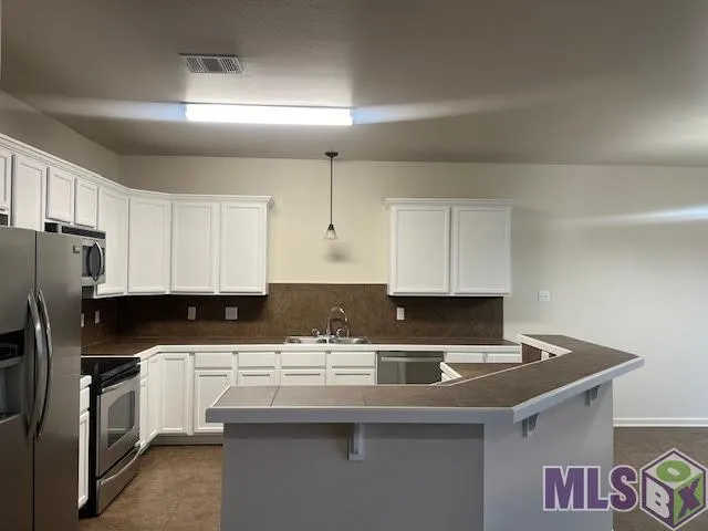 $1,885 | 17060 Jamestown Drive, Prairieville, LA 70769