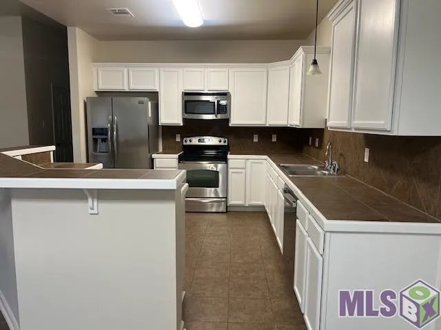 $1,885 | 17060 Jamestown Drive, Prairieville, LA 70769