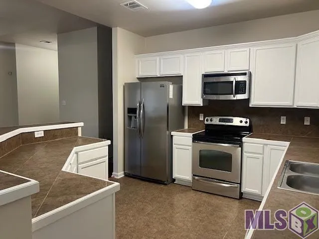 $1,885 | 17060 Jamestown Drive, Prairieville, LA 70769