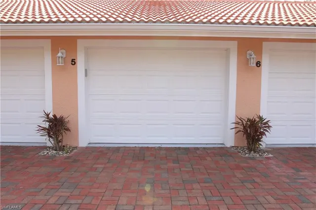 $2,000 | 6660 Beach Resort Drive, Unit 1005, Naples, FL 34114