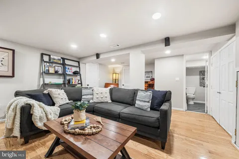 $564,900 | 10925 Park Road, Fairfax, VA 22030