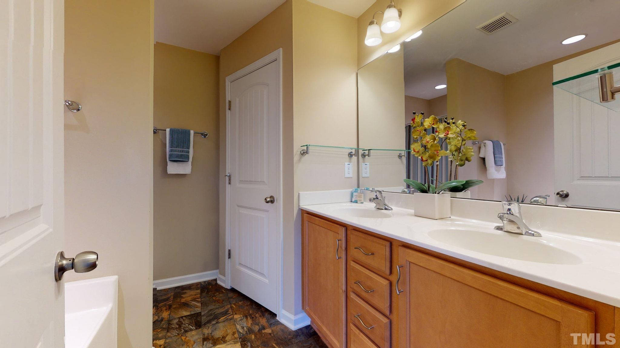3511 Landshire View Lane Raleigh, NC 27616 - Photo 22 of 34 Gallery Image 22