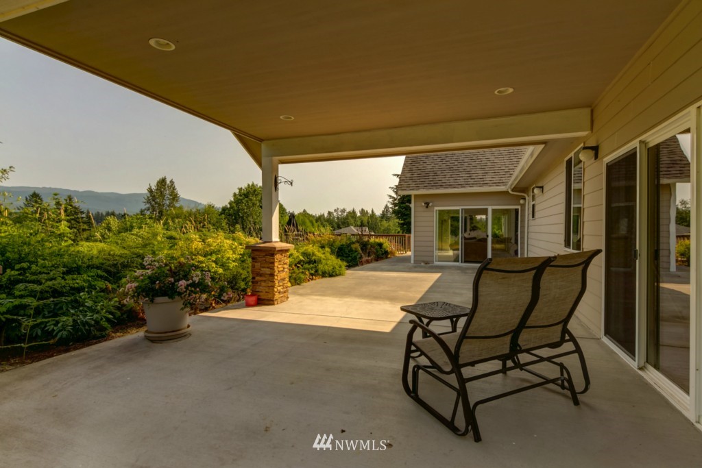 5954 Fazon Road Bellingham, WA 98226 - Photo 2 of 25