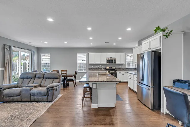 $495,000 | 203 River Pointe Drive, Waterford, CA 95386