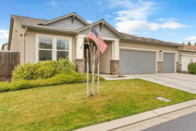 $495,000 | 203 River Pointe Drive, Waterford, CA 95386